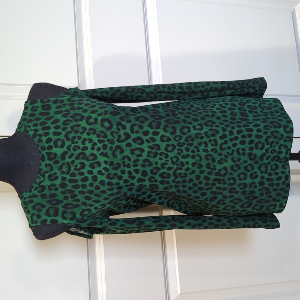 Michael kors Long sleeve cold shoulder green leopard print top